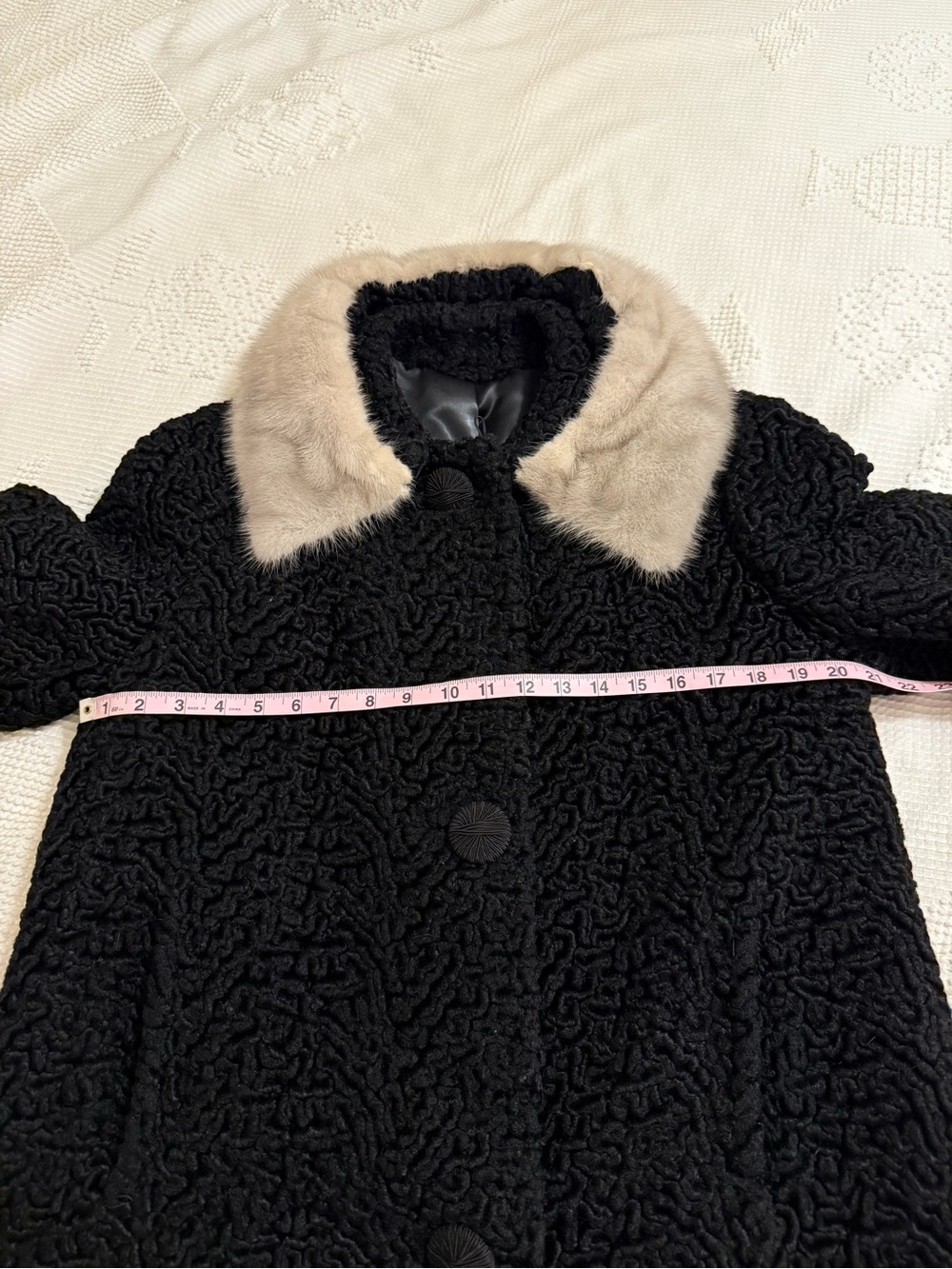 Vintage curly Persian lamb and wool coat in GREAT condition! Mink collar. - Picture 7 of 16